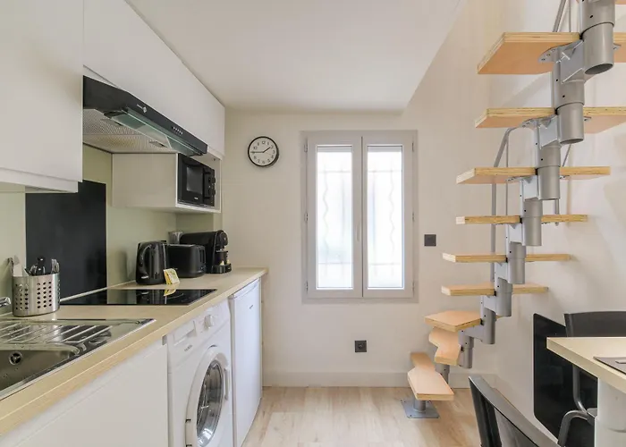 Апартаменты Tiny-duplex Лион
